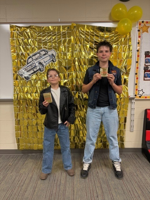 7-1  Outsiders dress up and celebration day