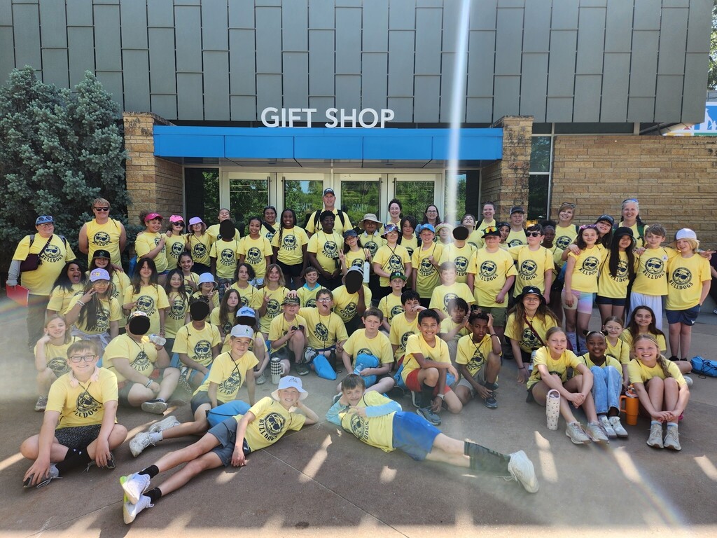5th graders are spending the day at the Omaha Zoo! 