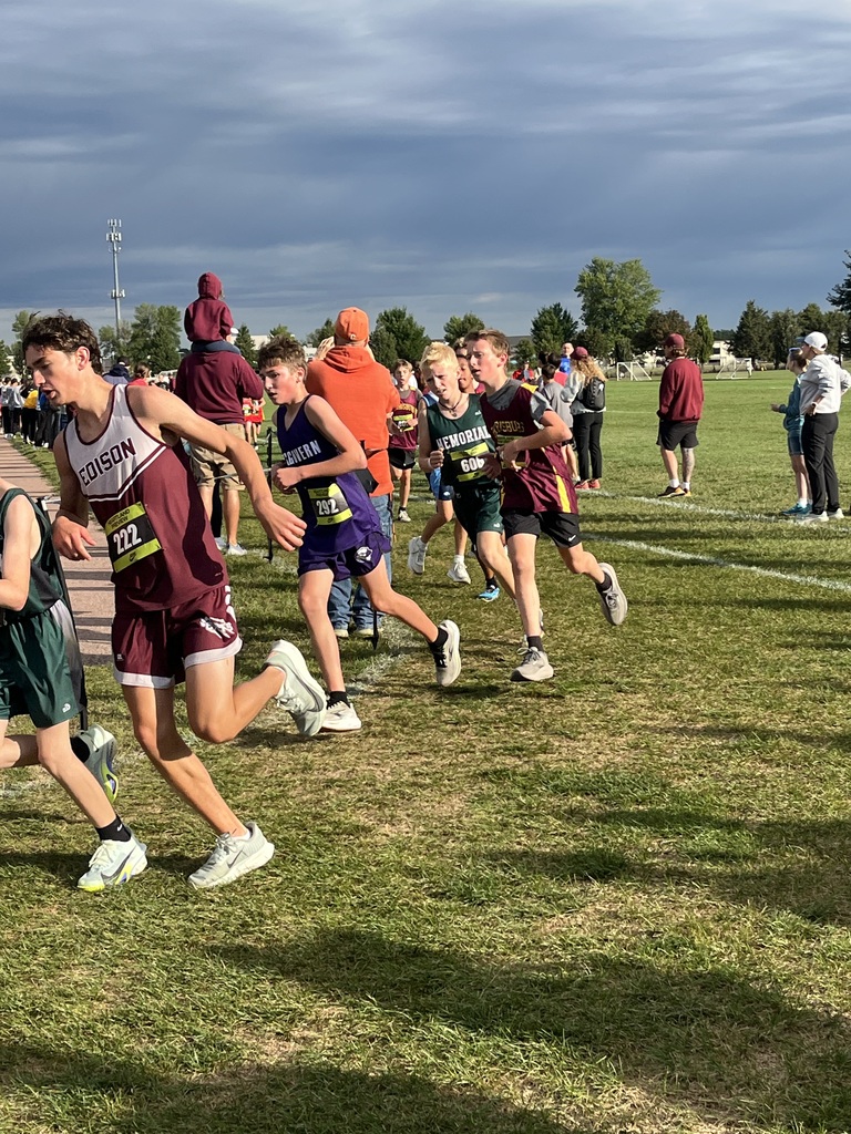 Cross country athlete running at the Nike Heartland Preview.