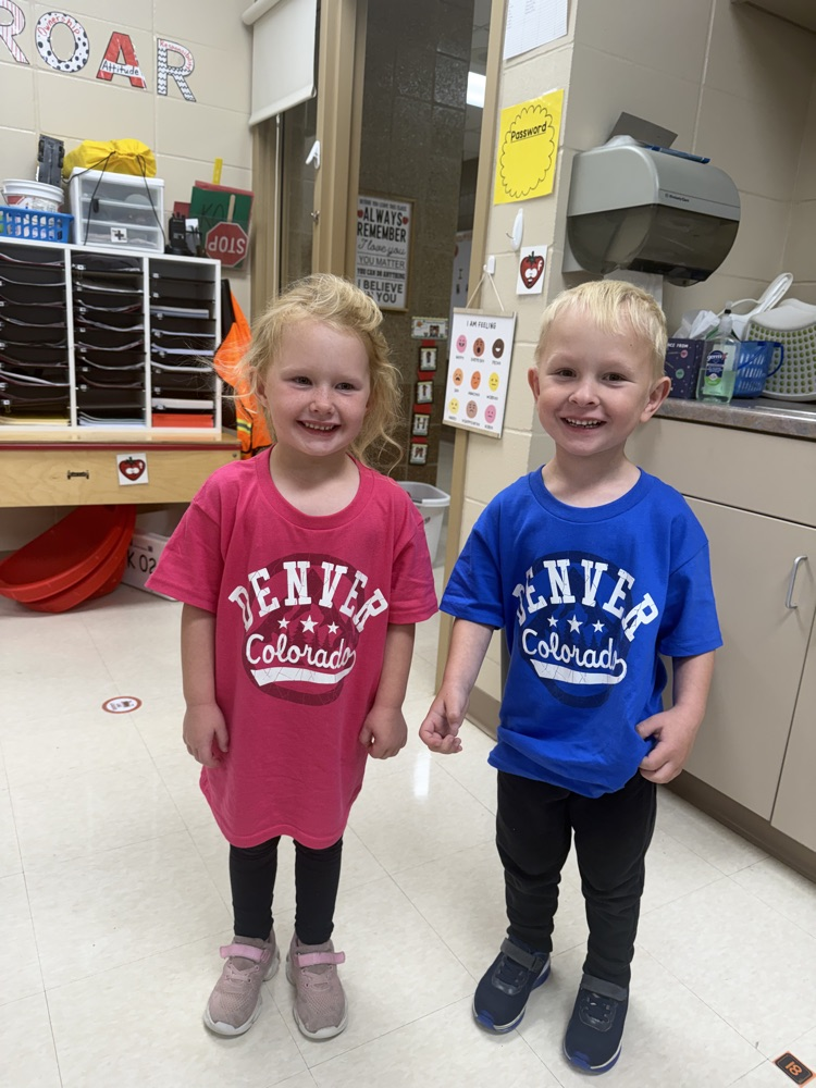 two kids dressed alike 