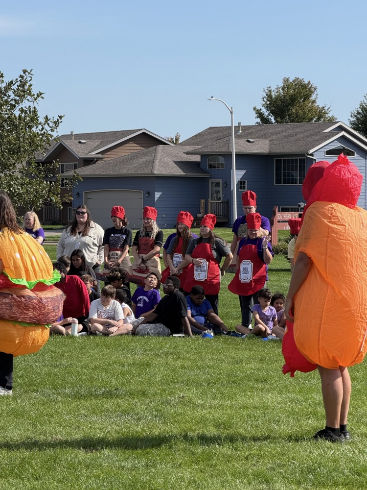 students at amazing food race