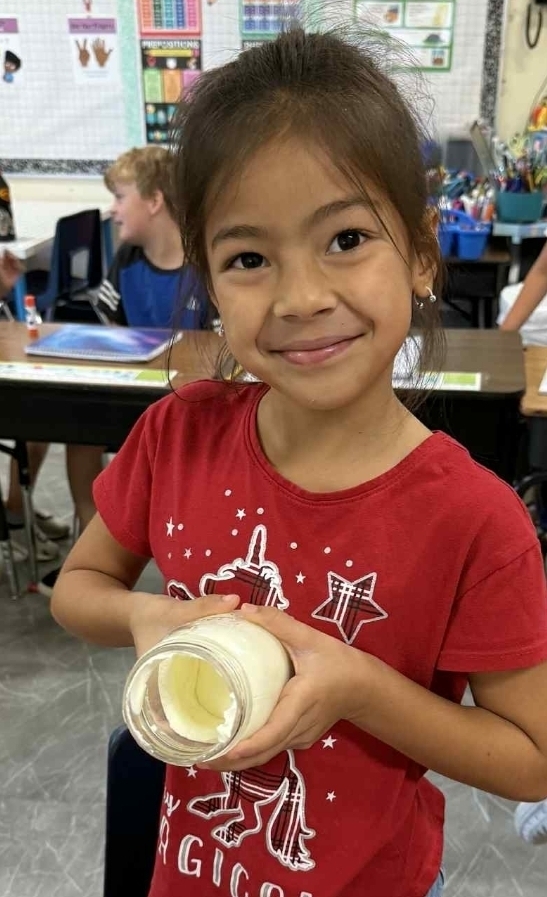 SIVELLS BEND ISD
Mrs. Downey’s 1st and 2nd grade have been reading books that talk about churning butter. So today, the whole class made some butter and tasted it on a cracker. It was delicious!!