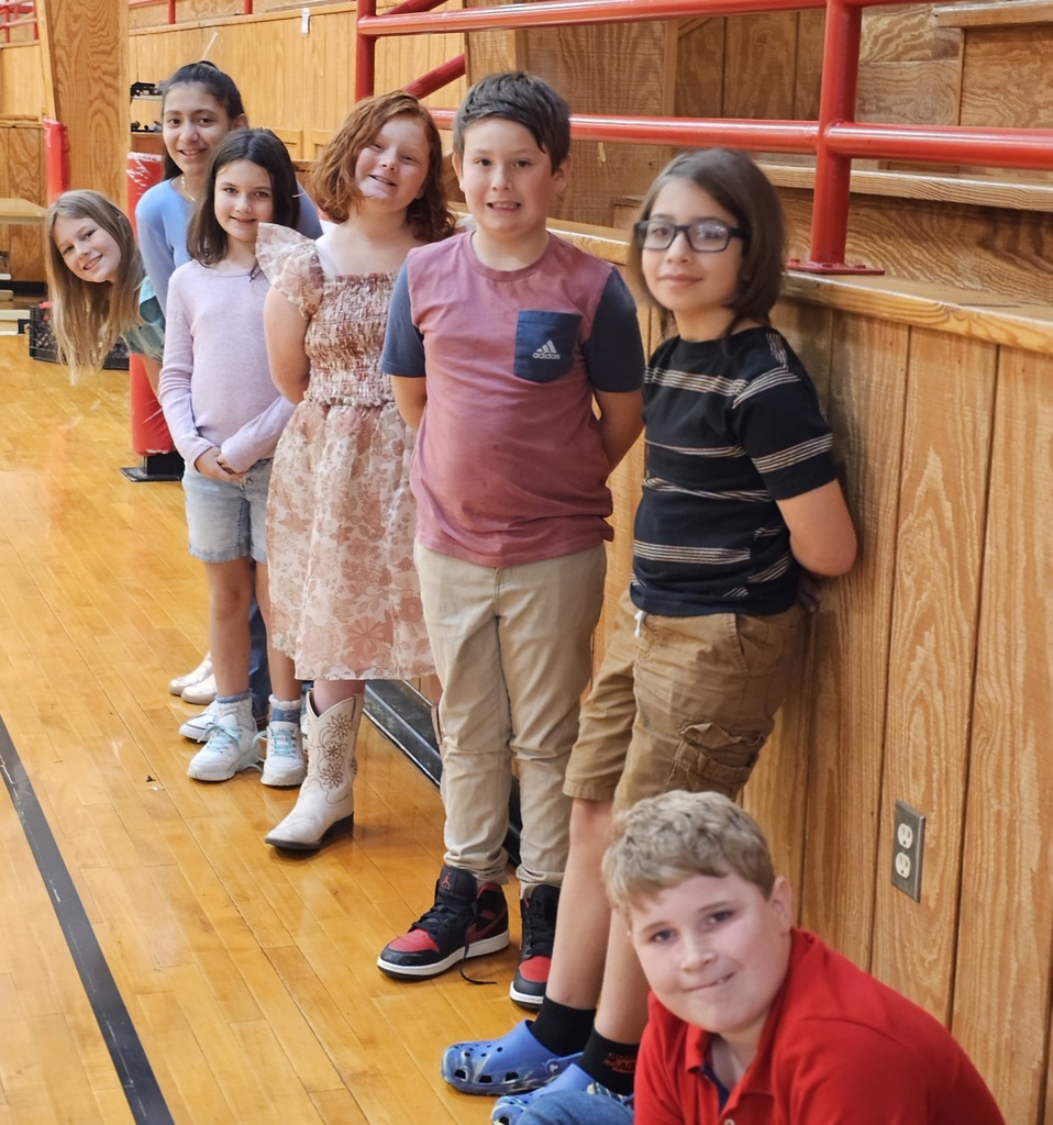 SIVELLS BEND ISD -
Picture Day 4 - 5 GR