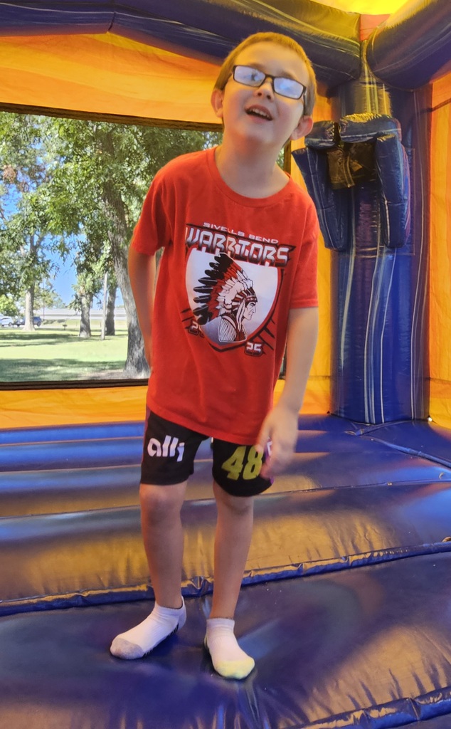 SIVELLS BEND ISD -
☆ STAAR Celebration ☆
Bounce House FUN