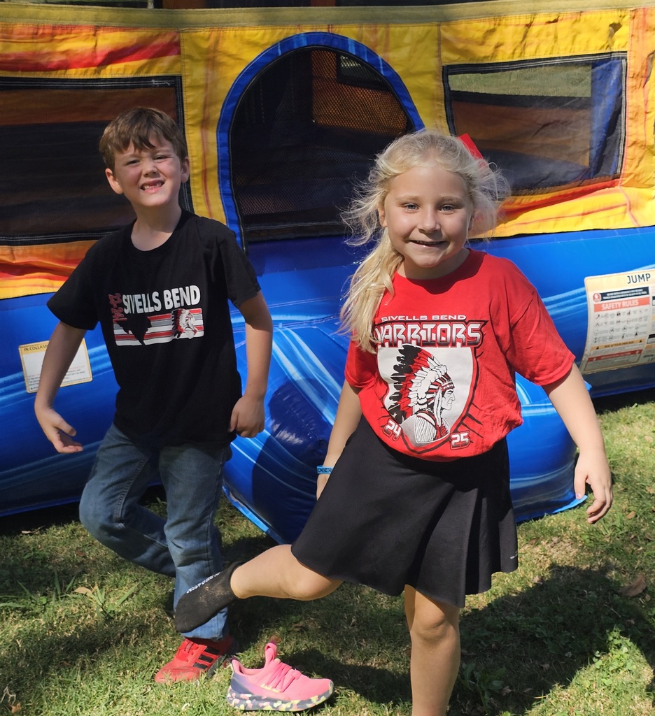 SIVELLS BEND ISD -
☆ STAAR Celebration ☆
Bounce House FUN