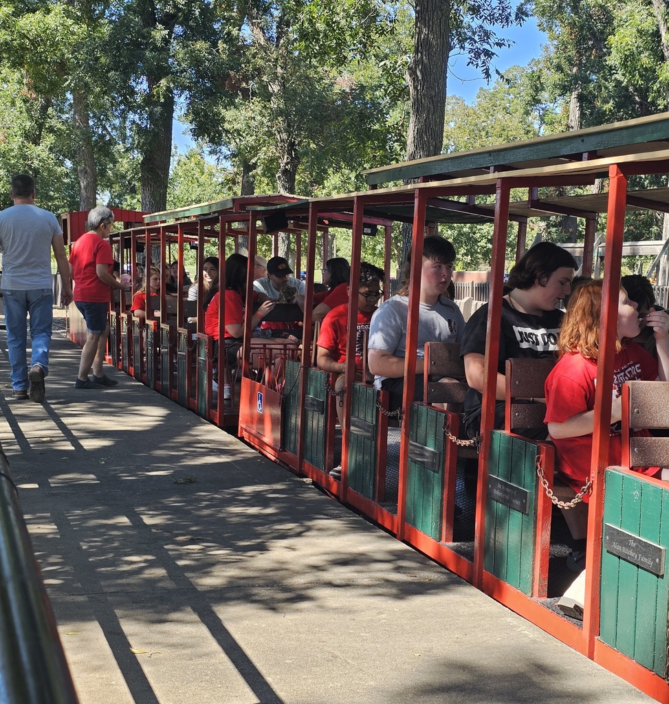 SIVELLS BEND ISD -
☆ STAAR Celebration ☆
Train Ride Around The Park