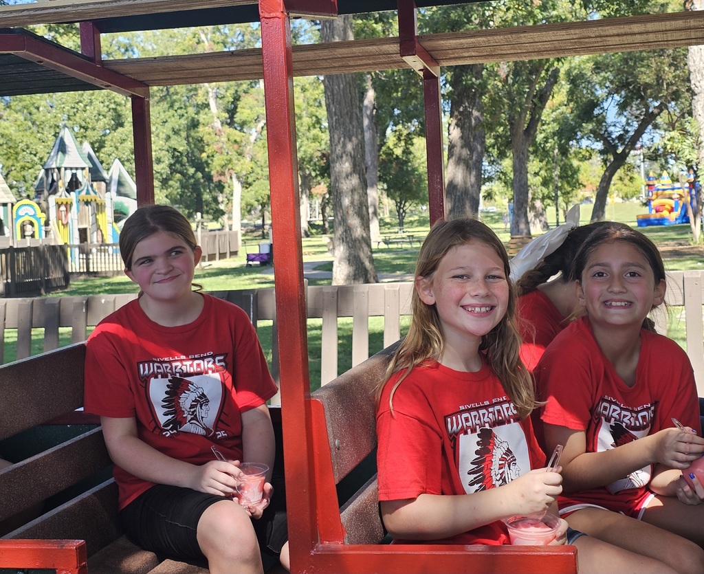 SIVELLS BEND ISD -
☆ STAAR Celebration ☆
Train Ride Around The Park