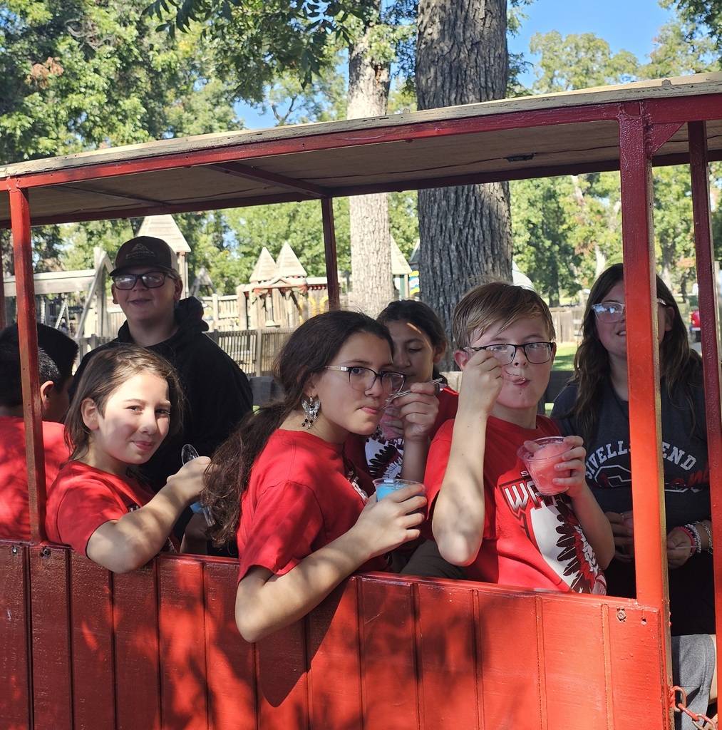 SIVELLS BEND ISD -
☆ STAAR Celebration ☆
Train Ride Around The Park
