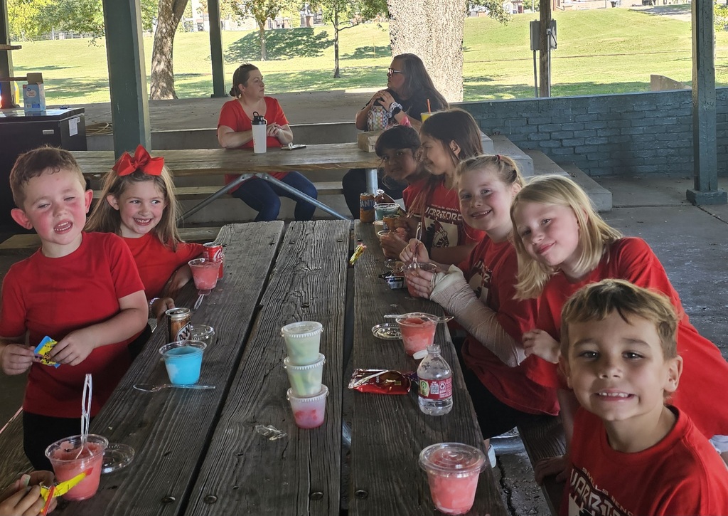 SIVELLS BEND ISD -
☆ STAAR Celebration ☆
PIZZA PARTY