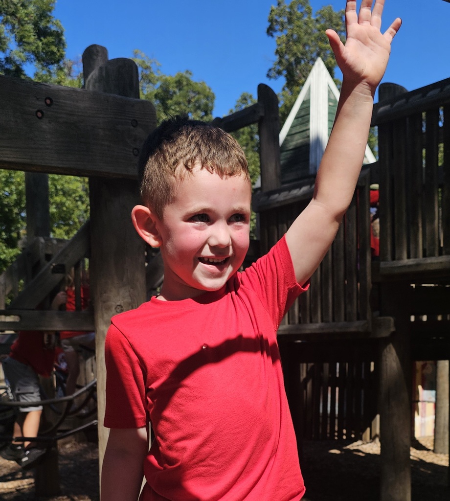 SIVELLS BEND ISD -
☆ STAAR Celebration ☆
Students had a BLAST playing at the park.