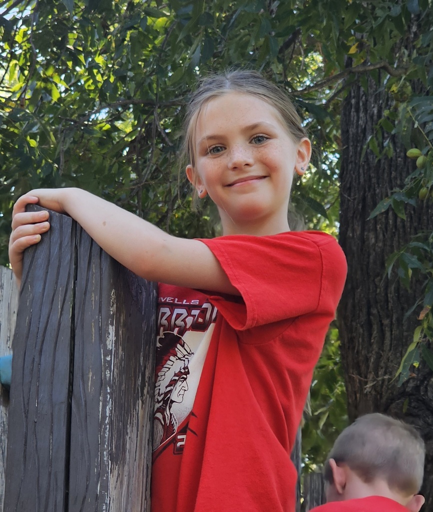 SIVELLS BEND ISD -
☆ STAAR Celebration ☆
Students had a BLAST playing at the park.