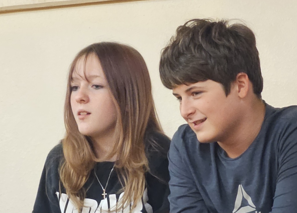 Sivells Bend ISD -
October is Fire Prevention Month. The Moss Lake Volunteer Fire Department visited SBISD and talked to the students about Fire Safety.
We are very grateful that the MLVFD took time to visit Sivells Bend School to talk about fire safety.