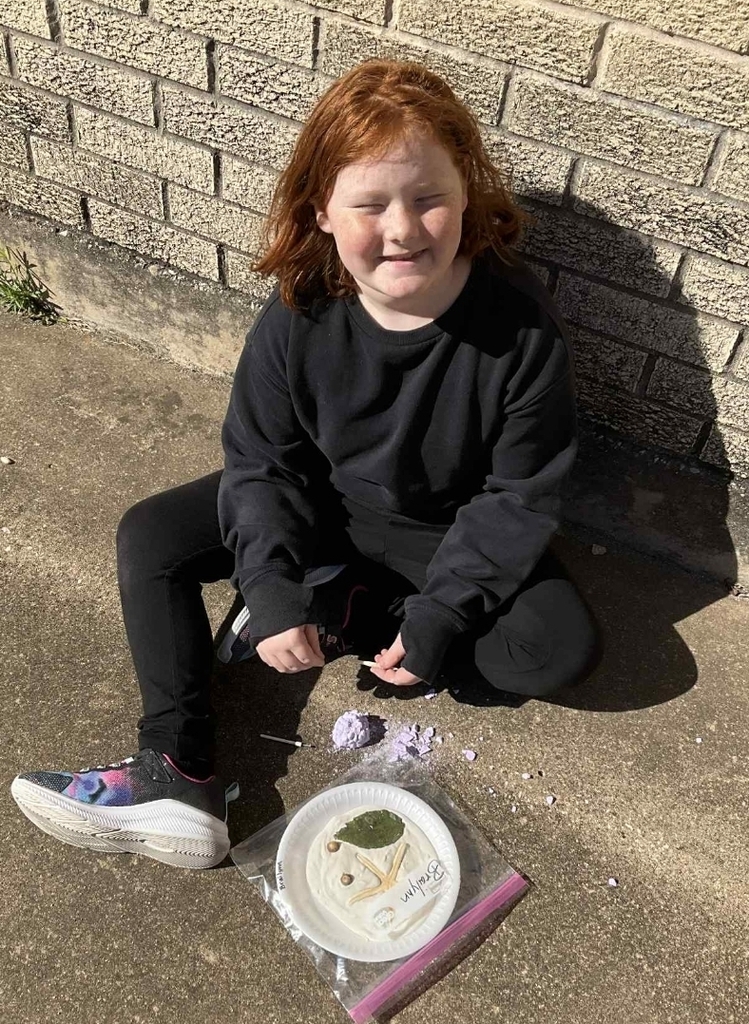 SIVELLS BEND ISD
3rd and 4th graders had fun making their own mold fossils. Then, they used their archeologist tools to dig out real fossils and colorful rocks.