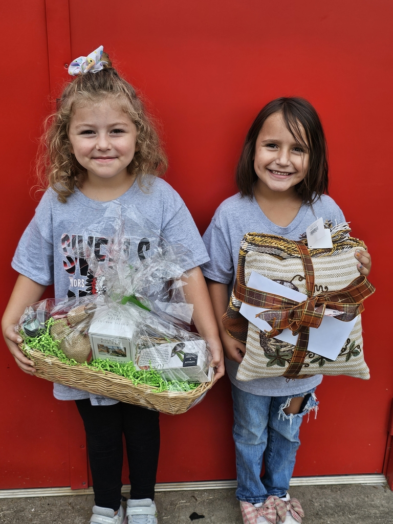 SIVELLS BEND ISD
▪︎ FALL FESTIVAL ▪︎
3pm - 7pm
SATURDAY, NOVEMBER 1
Live Auction 5pm
Auction Preview