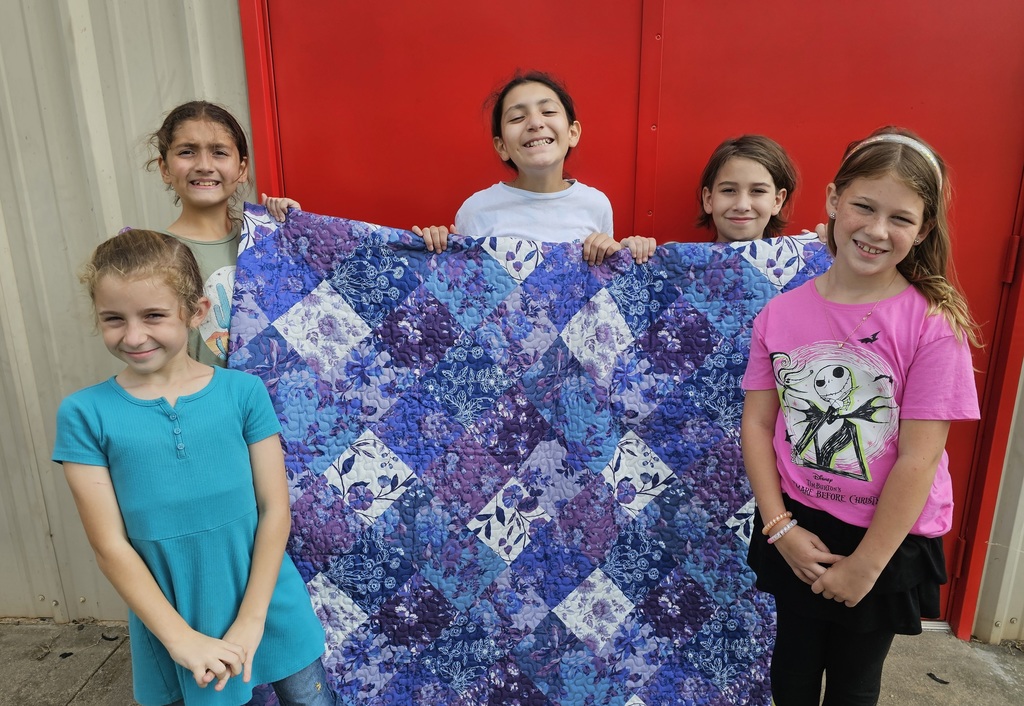 SIVELLS BEND ISD
▪︎ FALL FESTIVAL ▪︎
3pm - 7pm
SATURDAY, NOVEMBER 1
Live Auction 5pm
Auction Preview