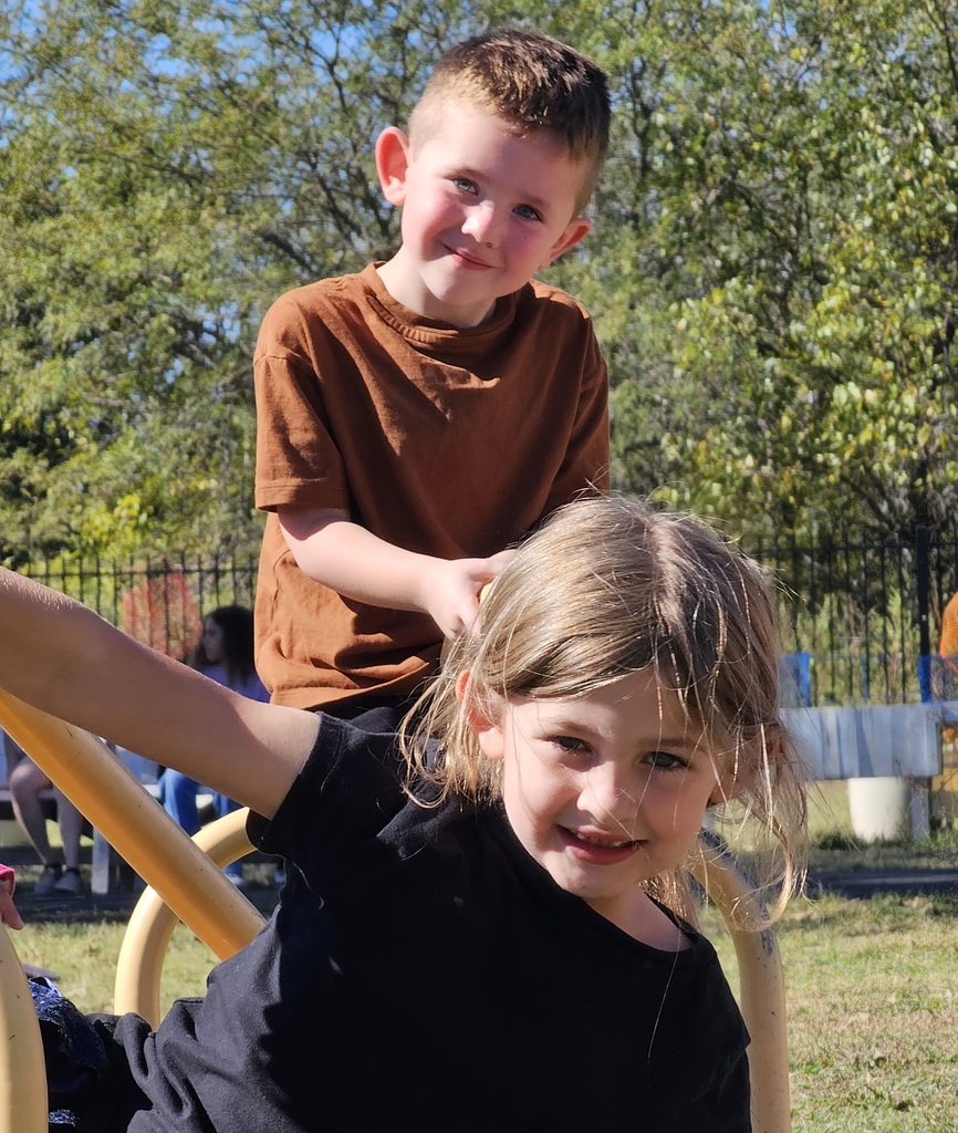 Sivells Bend ISD
Red Ribbon Week
BACKWARDS DAY