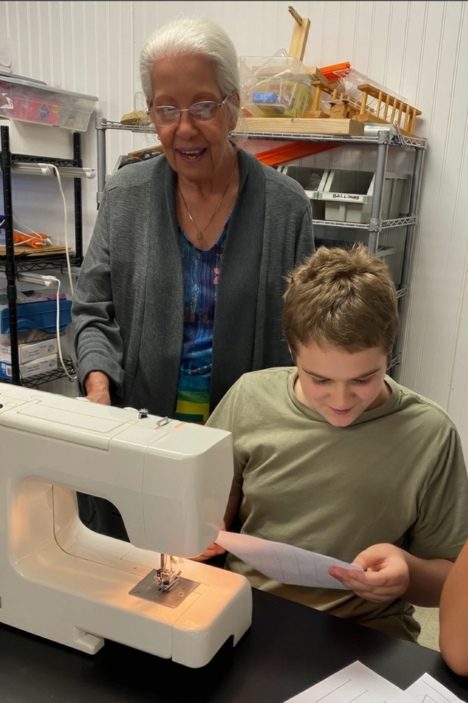 SIVELLS BEND ISD
4-H Students ~ Grades 6-7-8.
GETTING PREPARED FOR 4-H YOUTH FAIR
Enrichment Activities: ▪︎sewing
▪︎crochet
▪︎fiber arts
Students learned about sewing machines, sewing on paper, and seam allowance.
Projects:
▪︎ feed sack apron
▪︎ pillowcase
▪︎ pajama bottoms