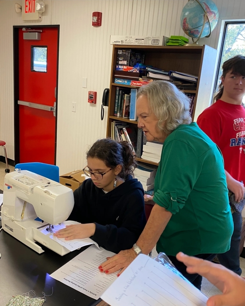 SIVELLS BEND ISD
4-H Students ~ Grades 6-7-8.
GETTING PREPARED FOR 4-H YOUTH FAIR
Enrichment Activities: ▪︎sewing
▪︎crochet
▪︎fiber arts
Students learned about sewing machines, sewing on paper, and seam allowance.
Projects:
▪︎ feed sack apron
▪︎ pillowcase
▪︎ pajama bottoms