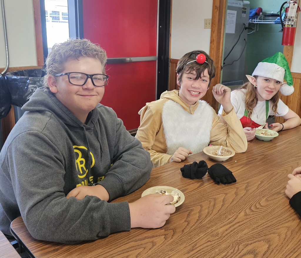 SIVELLS BEND ISD-
☆WALK ACROSS TEXAS☆
Students participated in the
Walk Across Texas Challenge.  The students were split up in 3 teams.  The team with the most miles had their own ice cream party. BLUE TEAM WON!!