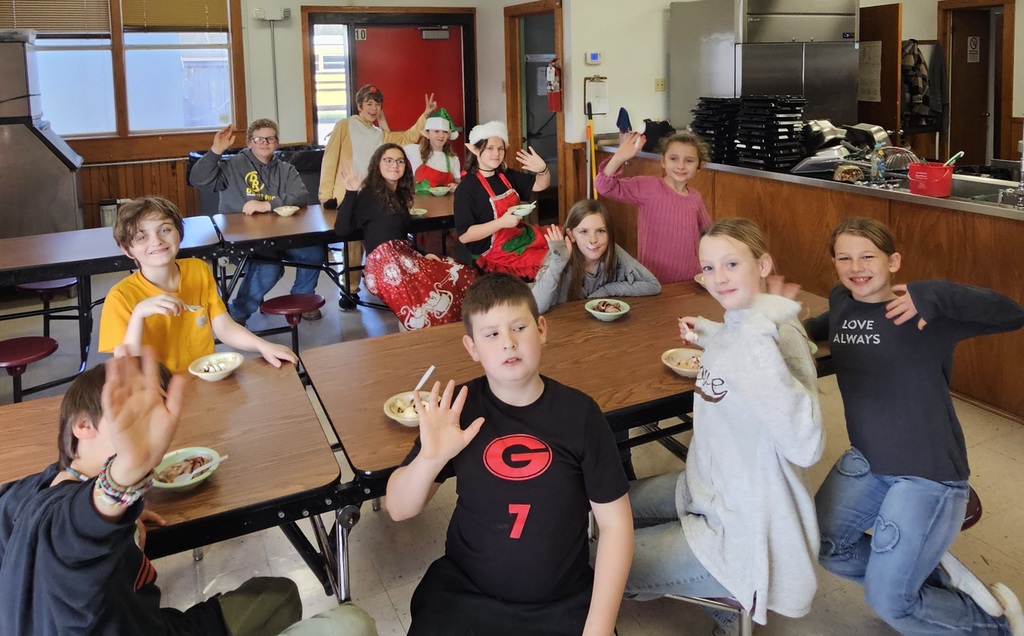 SIVELLS BEND ISD-
☆WALK ACROSS TEXAS☆
Students participated in the
Walk Across Texas Challenge.  The students were split up in 3 teams.  The team with the most miles had their own ice cream party. BLUE TEAM WON!!