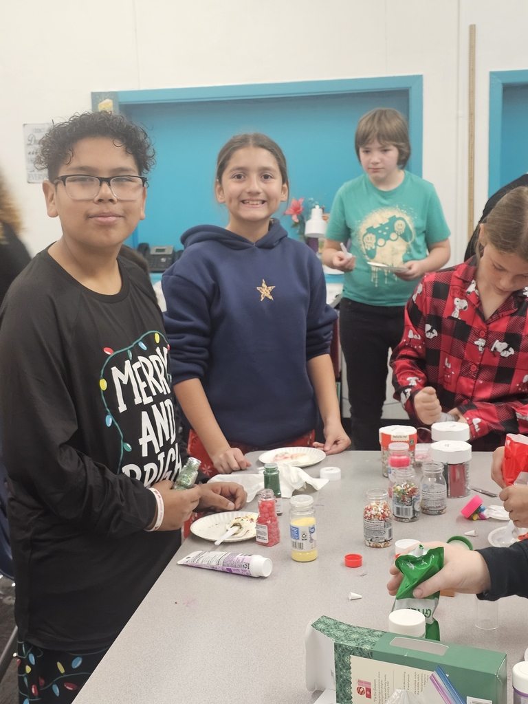 Sivells Bend ISD
DECORATING PRETZLES