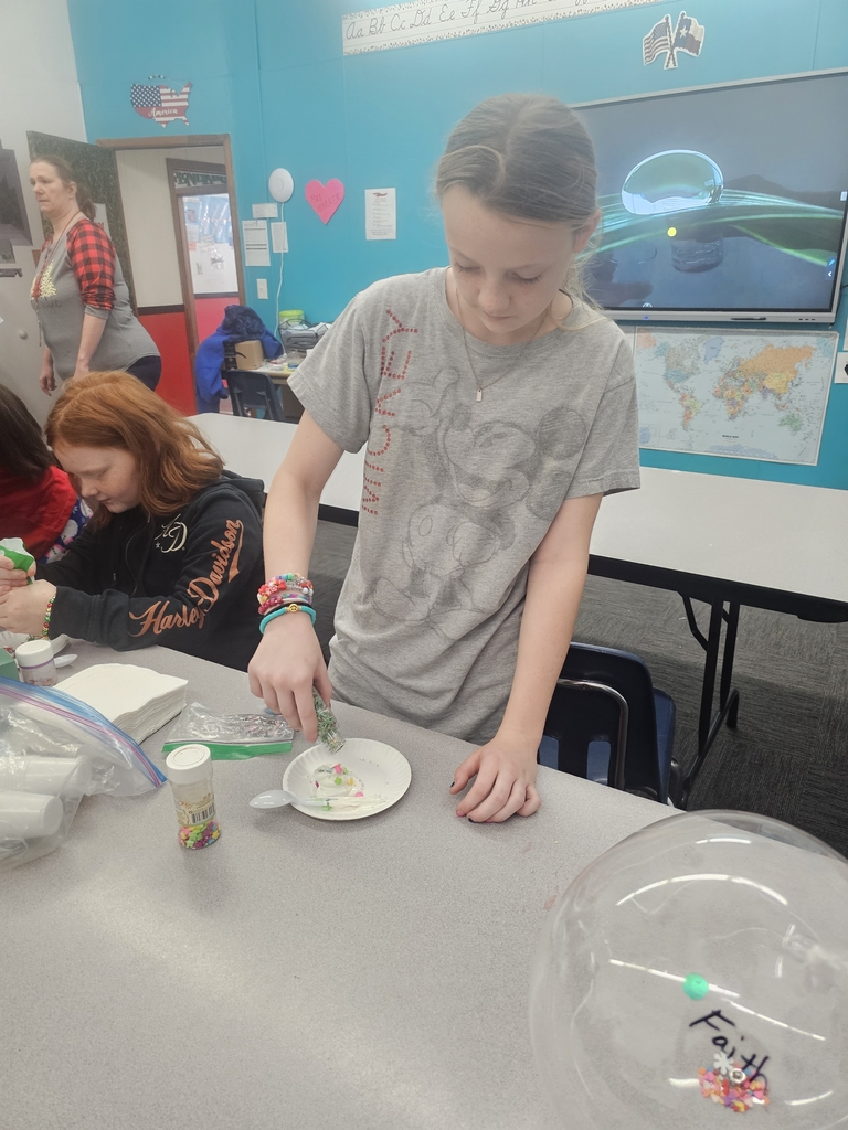 Sivells Bend ISD
DECORATING PRETZLES