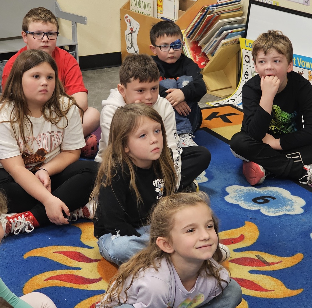SIVELLS BEND ISD
Pre K & Kindergarten loved the visit from Kimberly Reiter from the Cooke County Library's 123 The Story is Coming to Me. 

Thank you for reading to our students.