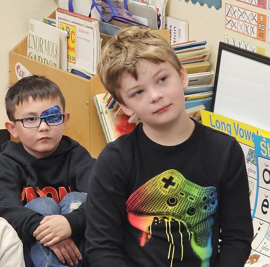 SIVELLS BEND ISD
Pre K & Kindergarten loved the visit from Kimberly Reiter from the Cooke County Library's 123 The Story is Coming to Me. 

Thank you for reading to our students.