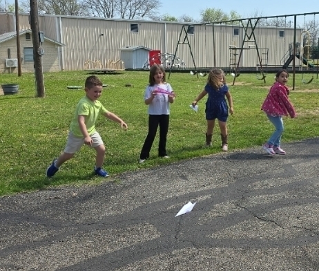 SIVELLS BEND ISD
Today our Pre-K and Kindergarten classes explored gravity by testing paper airplanes ✈️ Learning through fun, hands-on discovery!