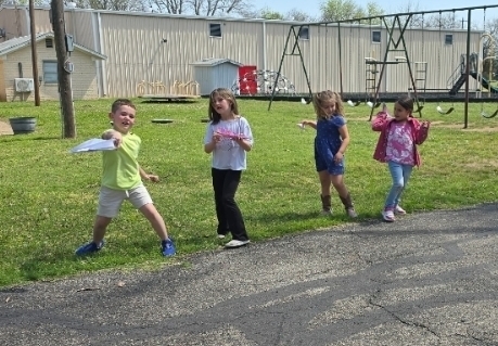 SIVELLS BEND ISD
Today our Pre-K and Kindergarten classes explored gravity by testing paper airplanes ✈️ Learning through fun, hands-on discovery!