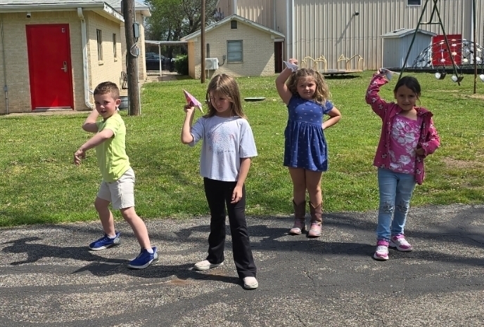 SIVELLS BEND ISD
Today our Pre-K and Kindergarten classes explored gravity by testing paper airplanes ✈️ Learning through fun, hands-on discovery!