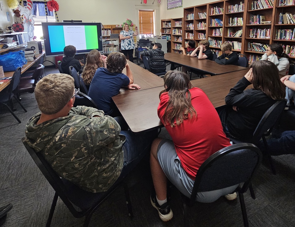 SIVELLS BEND ISD
SBISD students in the 6th-8th grade participated in a presentation about financial literacy and goal setting by the Workforce.