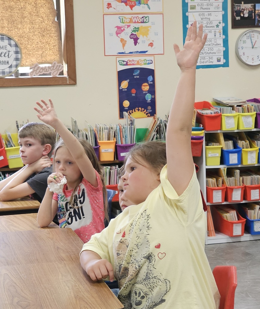 SIVELLS BEND ISD
SBISD students in the 1st & 2nd grades participated in a presentation about financial literacy nt the First State Bank..