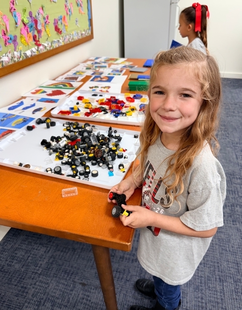 Sivells Bend ISD
Pre-K thru 2nd Grade
Field Trip to the Cooke County Library to view their art work.