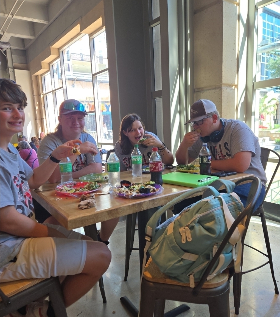SIVELLS BEND ISD
8TH GRADE TRIP
Capital
San Antonio