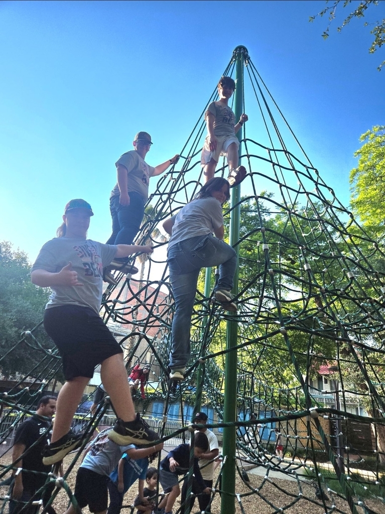 SIVELLS BEND ISD
8TH GRADE TRIP
Braums
Hemisfair Park
Pool
Twisted