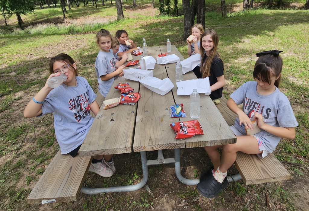 SIVELLS BENDS ISD
3rd Grade
Field Trip
Oak Hills in Bowie, Tx
Dairy Queen
Lindsay Park