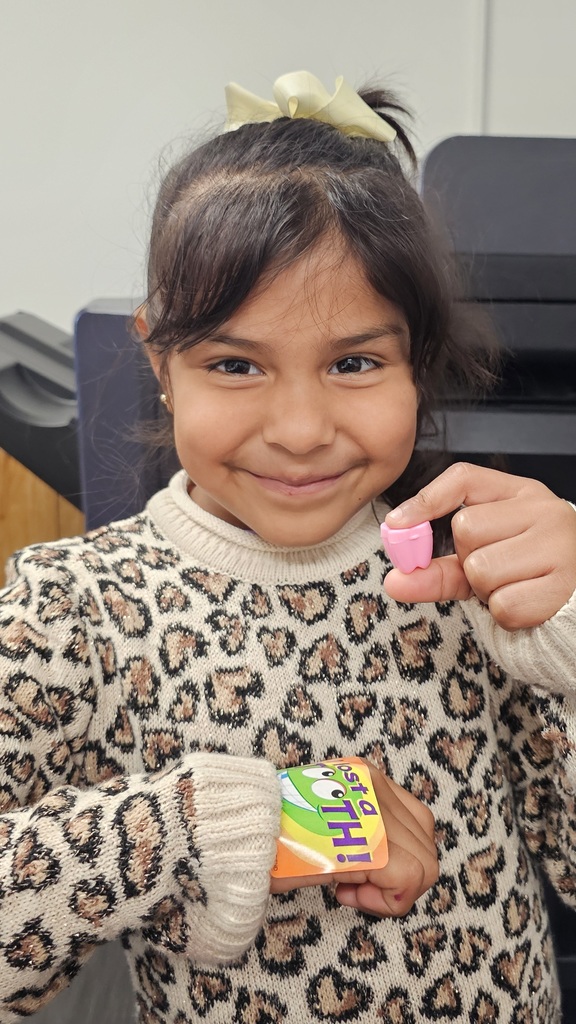 SIVELLS BEND ISD
New member of the Lost Tooth Club!