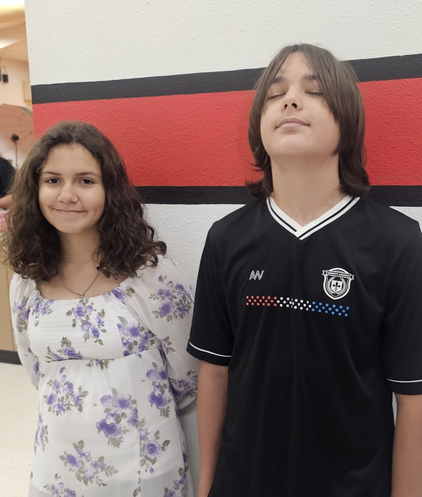 SIVELLS BEND ISD
Picture Day
Snap Shots
6th GRADE