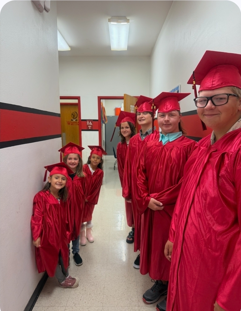 Sivells Bend ISD
Getting ready to graduate!