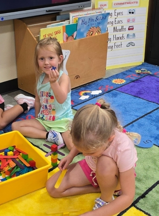 During Warrior’s Summer Jumpstart, our Pre-K and Kindergarten friends enjoyed reading the colorful classic Chicka Chicka Boom Boom!
After reading, our little learners got creative and built their very own Chicka Chicka trees featuring their names!
It was a fun way to practice letters, name recognition, fine-motor skills, and creativity while making learning exciting!
