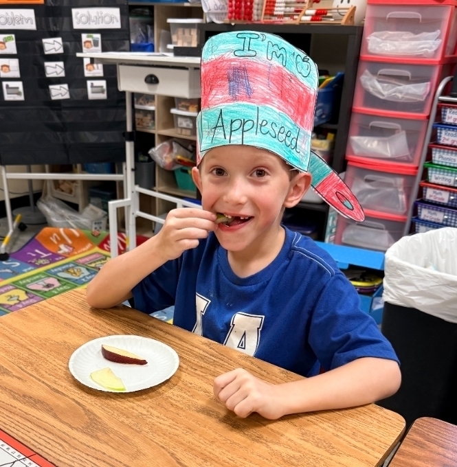 Mrs. Downey’s 1st and 2nd grade classes had an “appleicious” week learning about apples and tasting them. 
