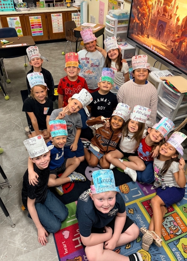 Mrs. Downey’s 1st and 2nd grade classes had an “appleicious” week learning about apples and tasting them. 