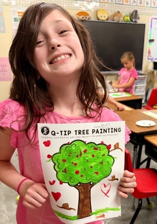 Mrs. Downey’s 1st and 2nd grade classes had an “appleicious” week learning about apples and tasting them. 