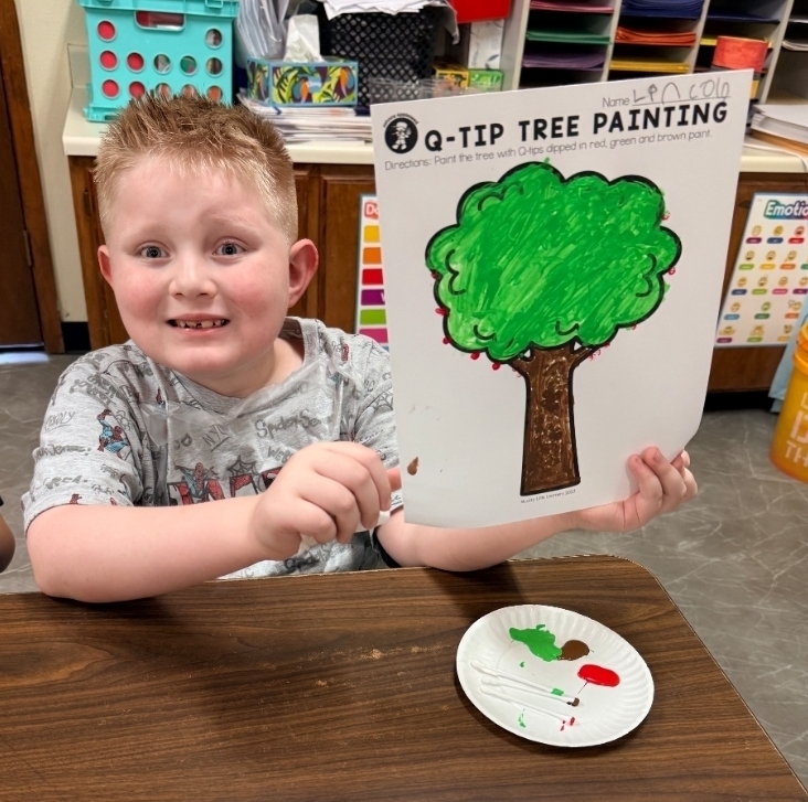 Mrs. Downey’s 1st and 2nd grade classes had an “appleicious” week learning about apples and tasting them. 