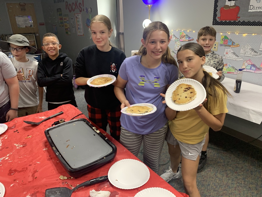 Postiers class making pancakes