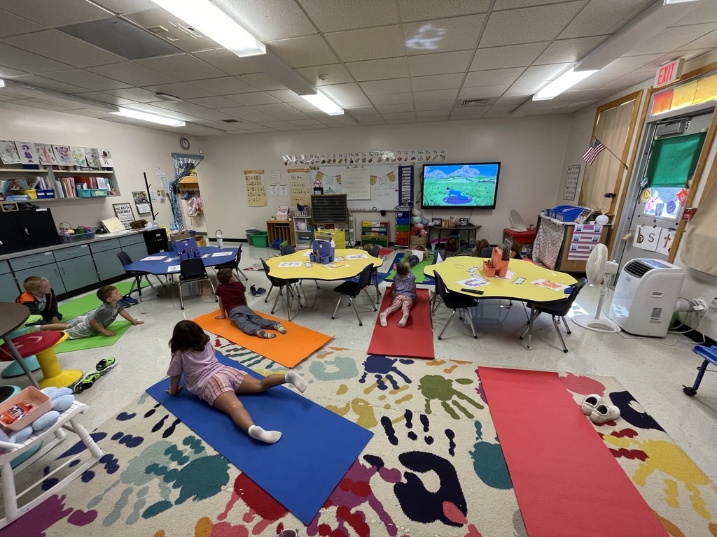 Kinder bears went on a bear hunt during oga time