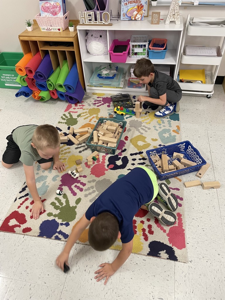 Kinder Bears are quite creative during Choice Time! We have builders, drawers and even an X-ray machine being utilized in the classroom. Such curious independent learners! 