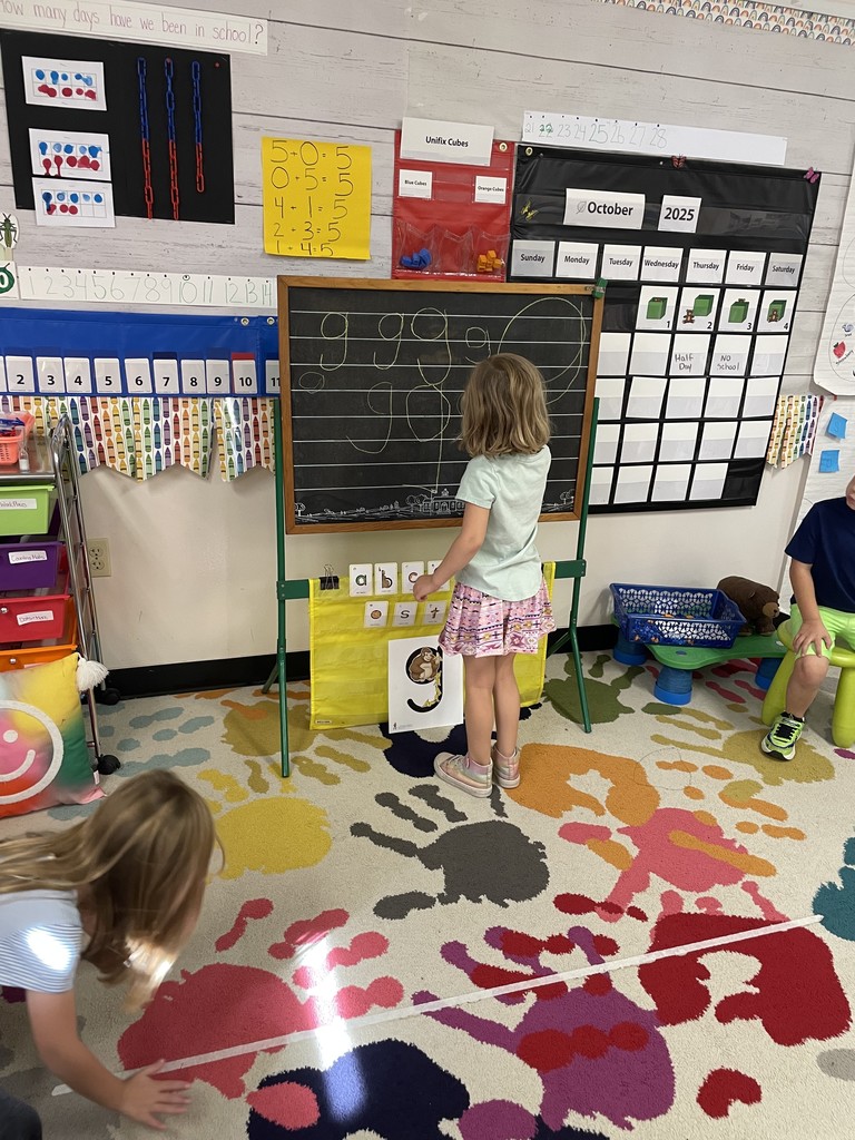 Kindergarten was introduced to our next two zoo phonics friends: A-Allie alligator and G-Gordo gorilla 