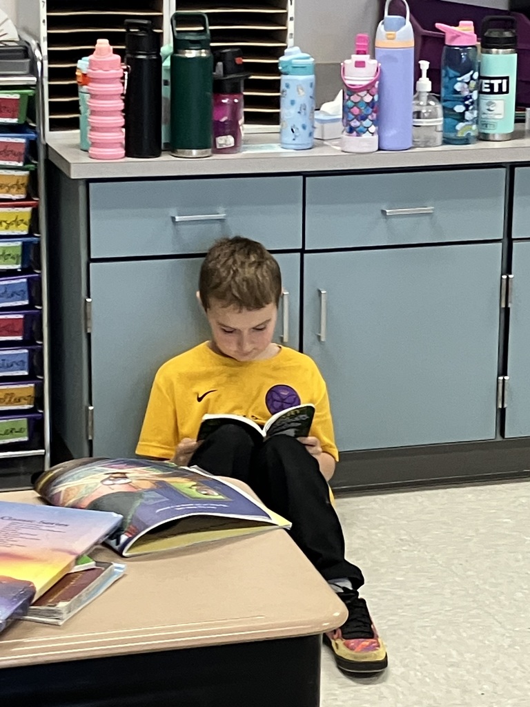 Some of our 3rd grade BEARS during SSR time (Silent Sustained Reading) 